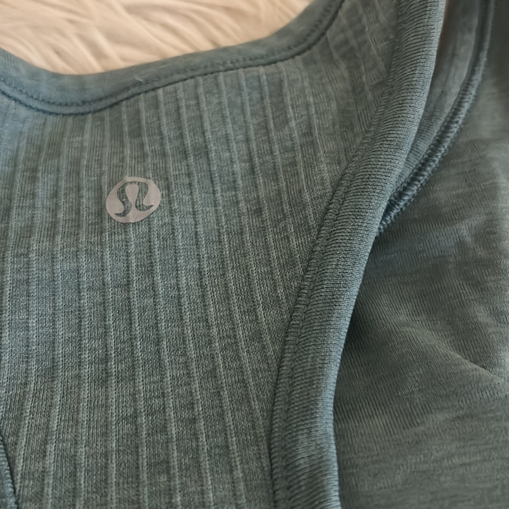 Lululemon Athletica Green Fitted Crop Tank Top - Picture 2 of 3